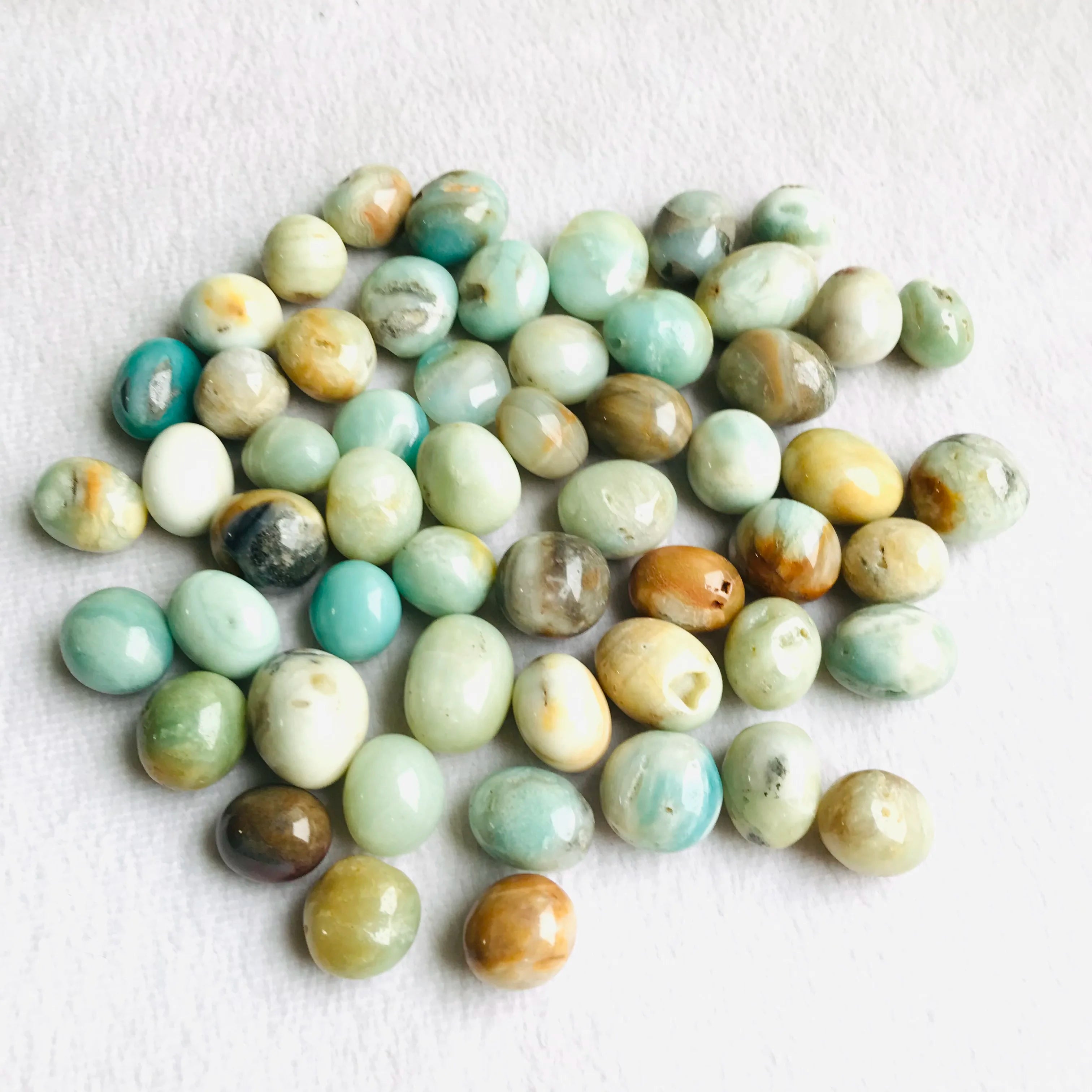 High Quality Natural Sky Blue Crystal Gravel Healing Caribbean Calcite Tumble Stone for Decoration