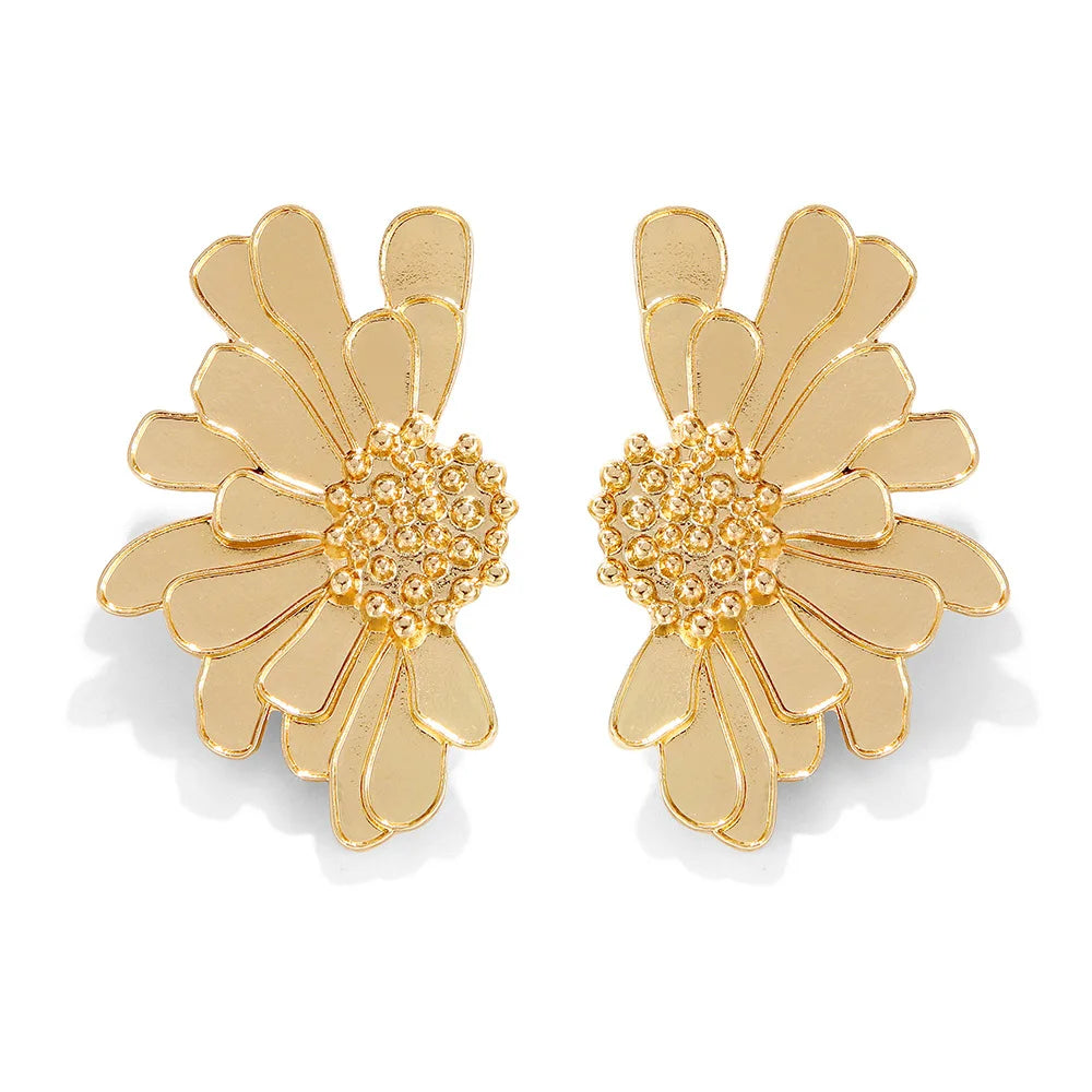 Kaimei Trending Products 2024 New Arrival Irregular Studs Retro Alloy Flower Earrings Women Pattern Flower Stud Antique Earrings