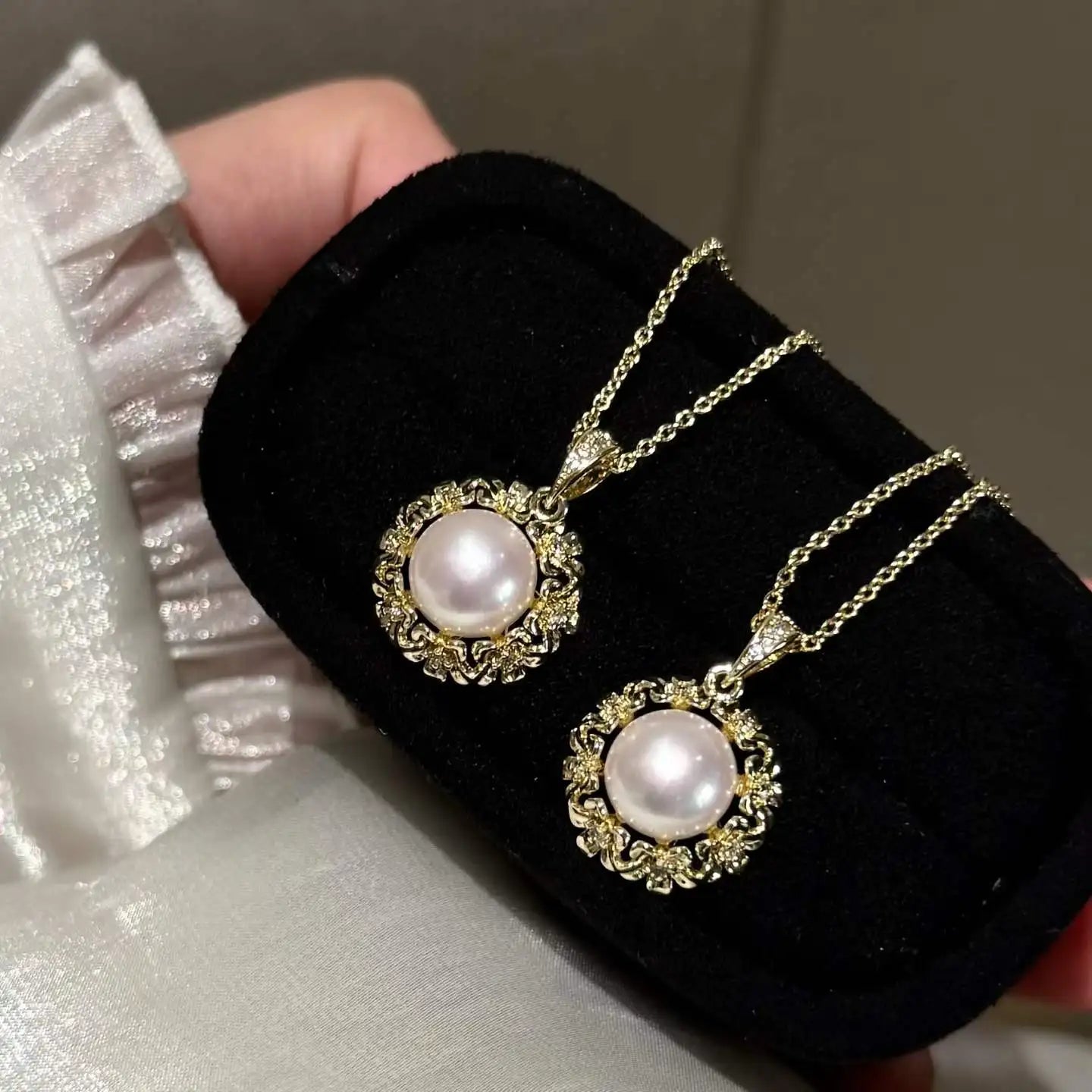 Beizhijia Classic Minimalist 18k Gold-plated Osmanthus Pendant Necklace AAAA Grade Micro Insert 9.5-10mm Natural Pearl