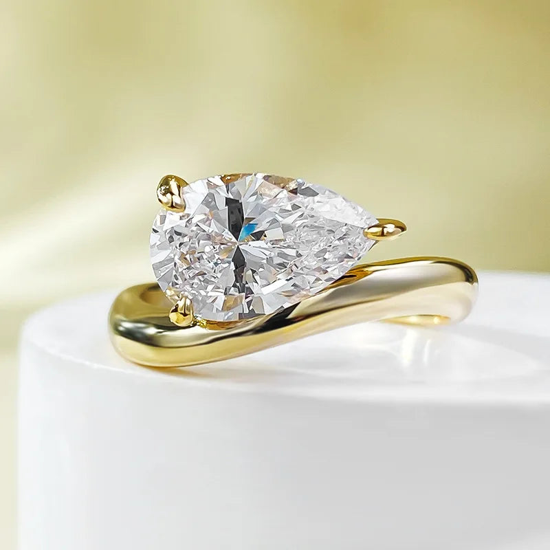 Fashionable 925 Sterling Silver Zircon Teardrop Single Diamond Ring