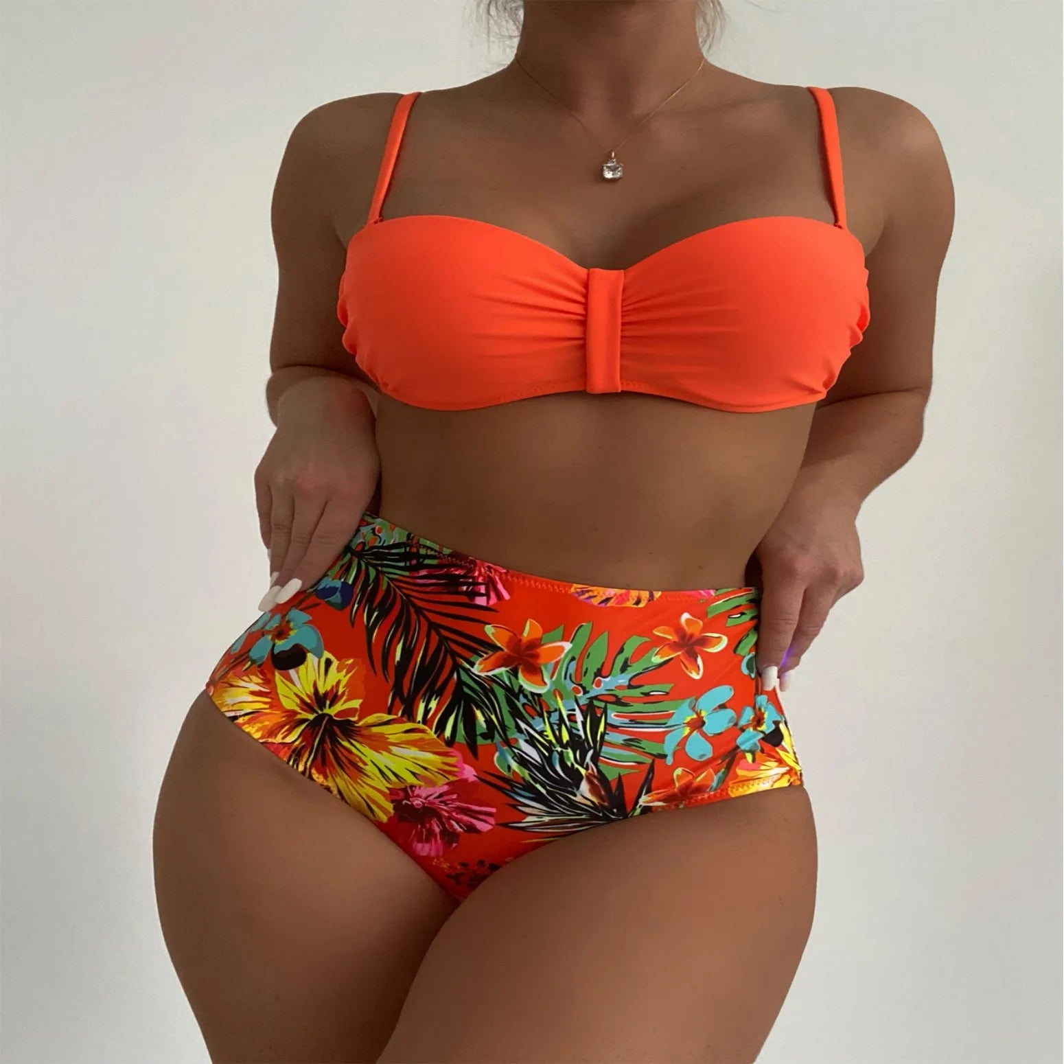 Hot Sell Women Two Piece Vintage Swimsuit Retro Halter Ruched High Waist Bikini with Bottom