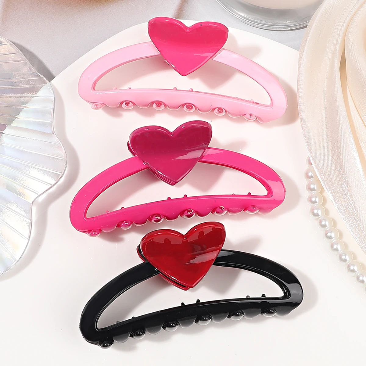 QIYUE 3 Pcs Cute Pink Heart Claw Clips Semicircle Hair Jaw Clips for Women Girls Valentine's Day Party Hair Styling Accessories