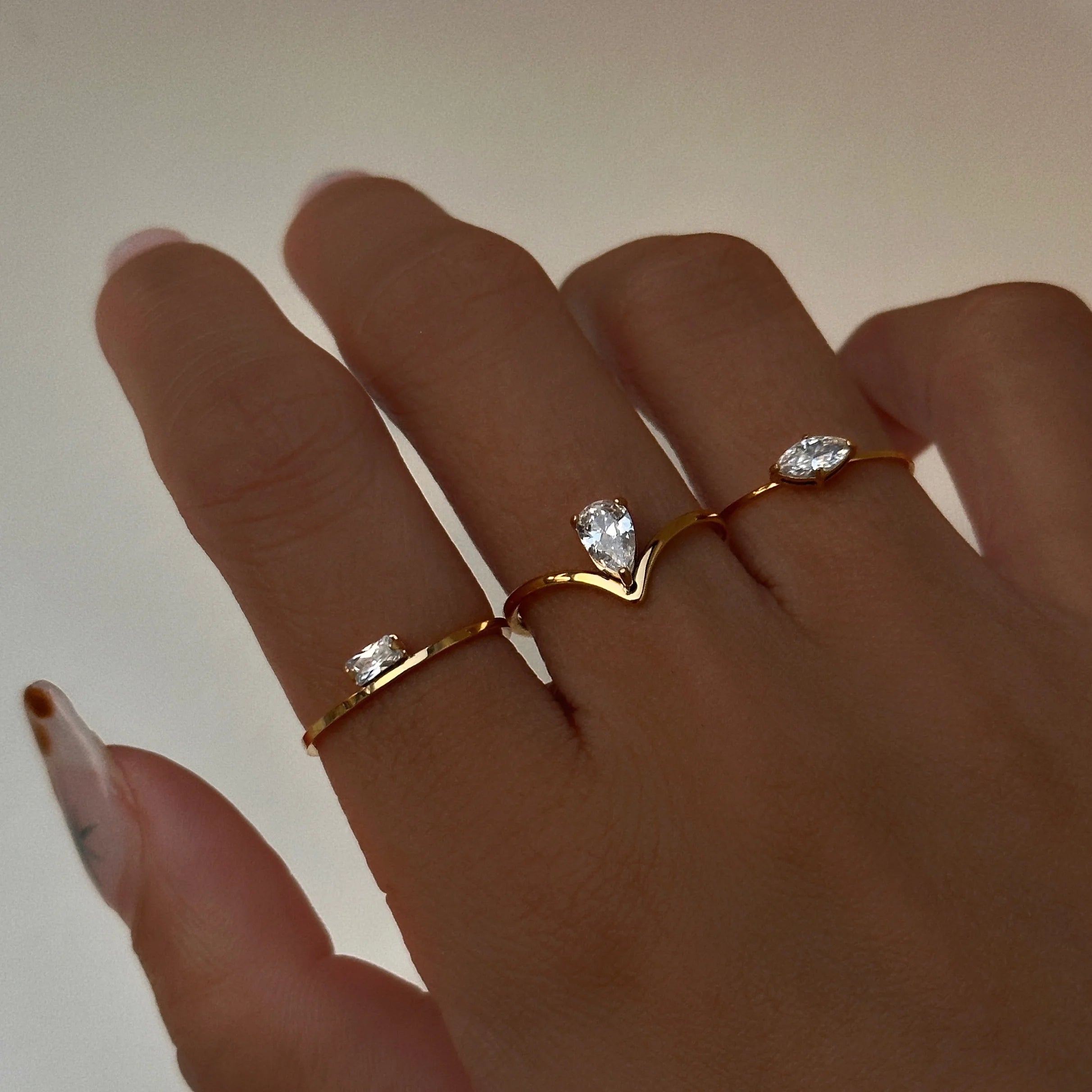 2025 Dazan Summer New Ins Trendy 18k Pvd Gold Plated Stainless Steel Minimalist Cute Geometric White Zircon Ring Women
