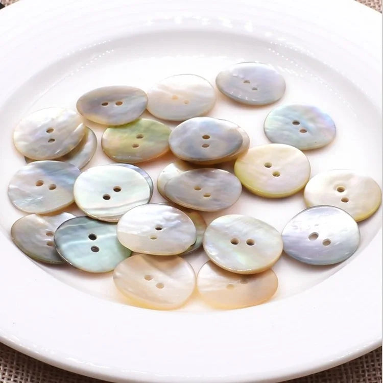 Factory Sale Multi-Size Buttons Shell Buttons 2 Holes Akoya Shell Buttons for Clothing Crafts