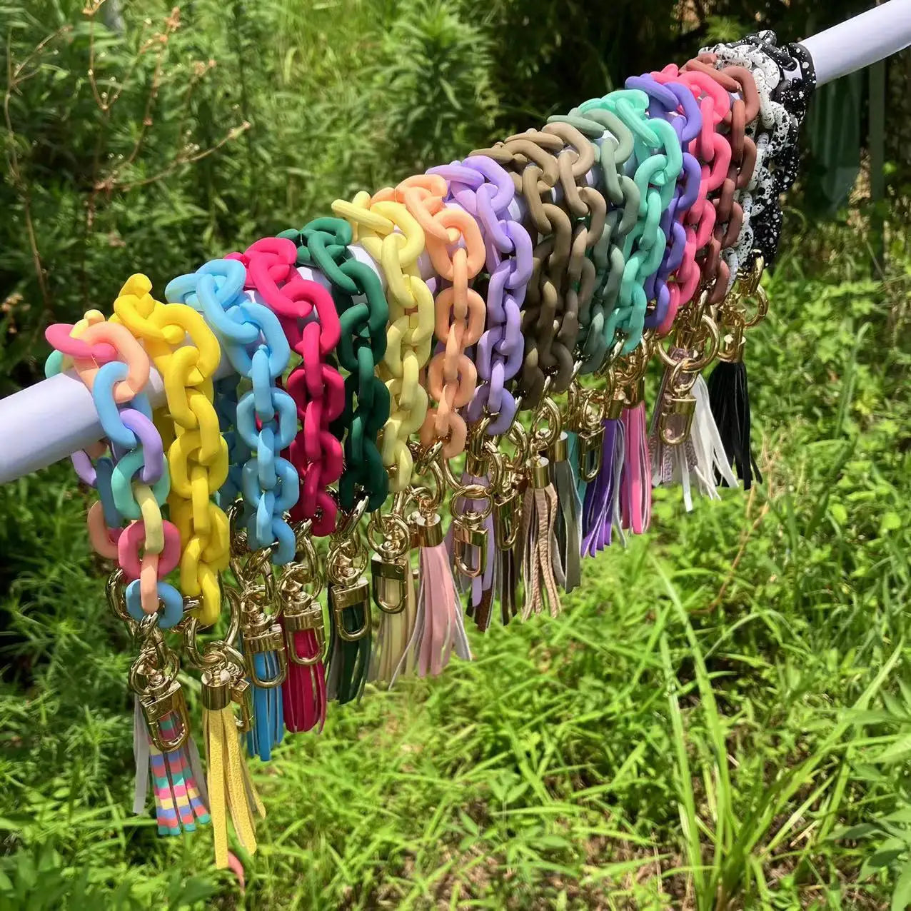 Sweet Rainbow Link Bag Accessories Matte Spray Paint Effect Customized Length Acrylic Phone Chain Tassel Bracelet Keychain Gift