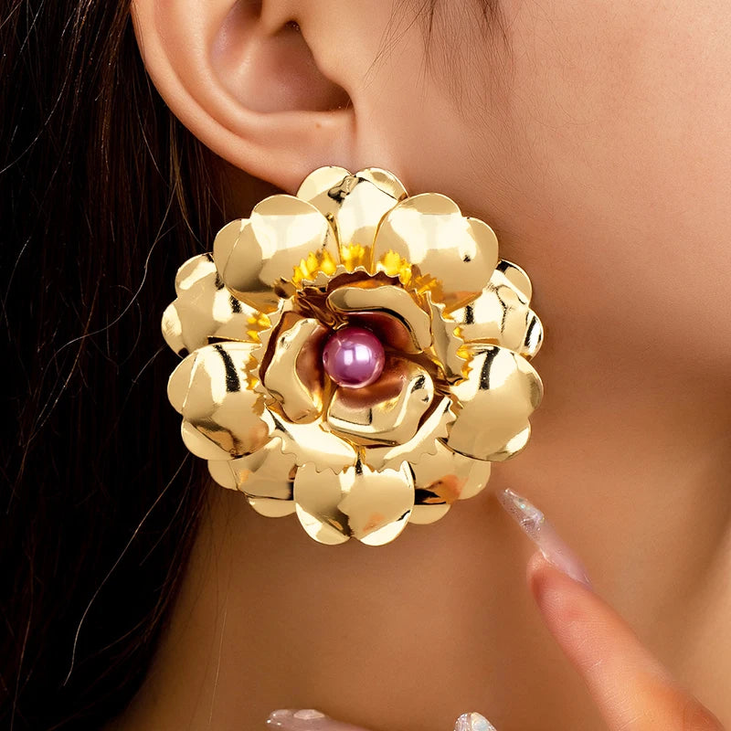 2025 New Arrival Hip Hop Jewelry Hot Selling Fashion Trend Fresh Flower Earrings Big Women Layered Gold Pearl Flower Earrings