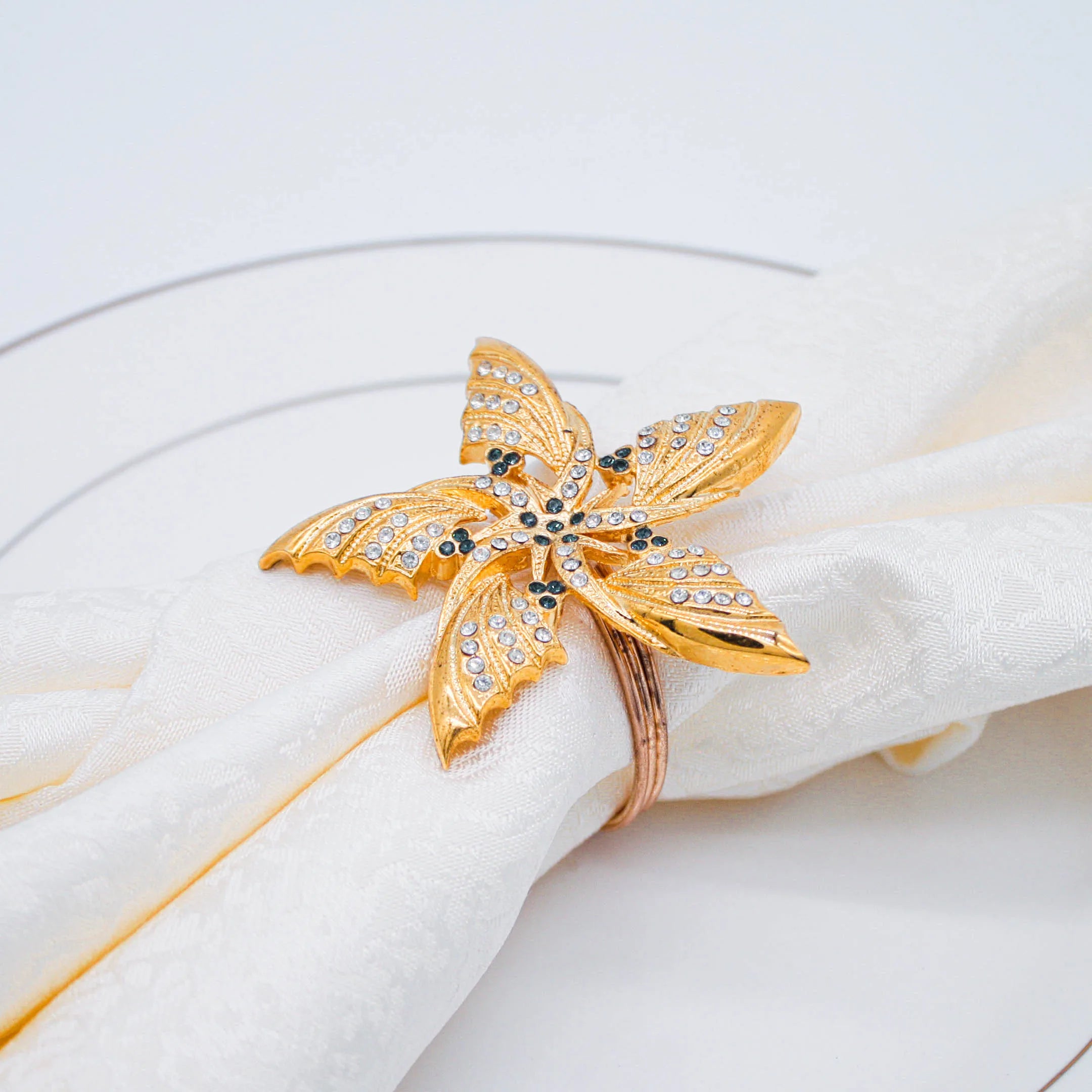 Hot Sale Custom Gold Star Napkin Ring Holder Contemporary Design Flower Napkin for Wedding Party & Restaurant Table Decoration