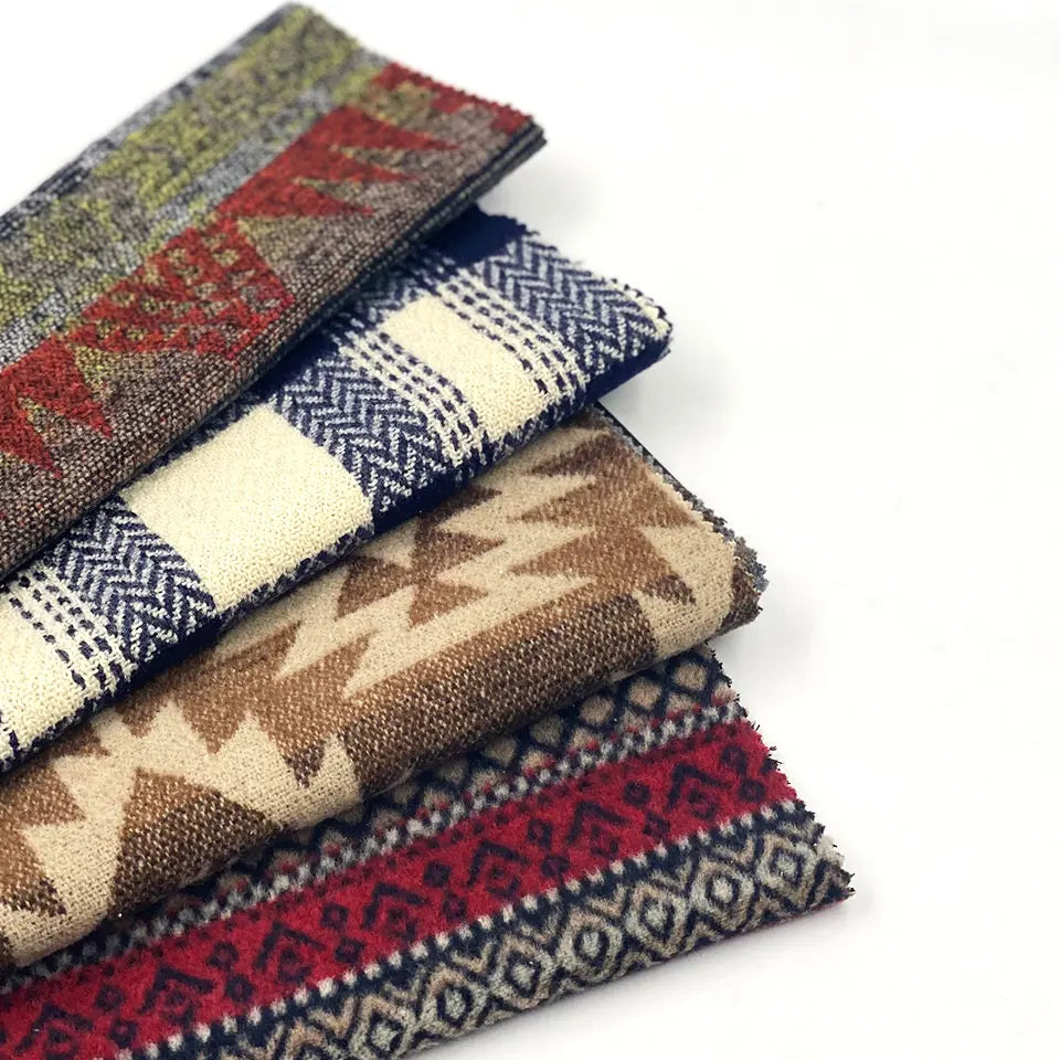 Luxury Woven Yarn Dyed Houndstooth Plaid Jacquard Dobby Pattern 100% Polyester Tweed Fabric for Overcoat