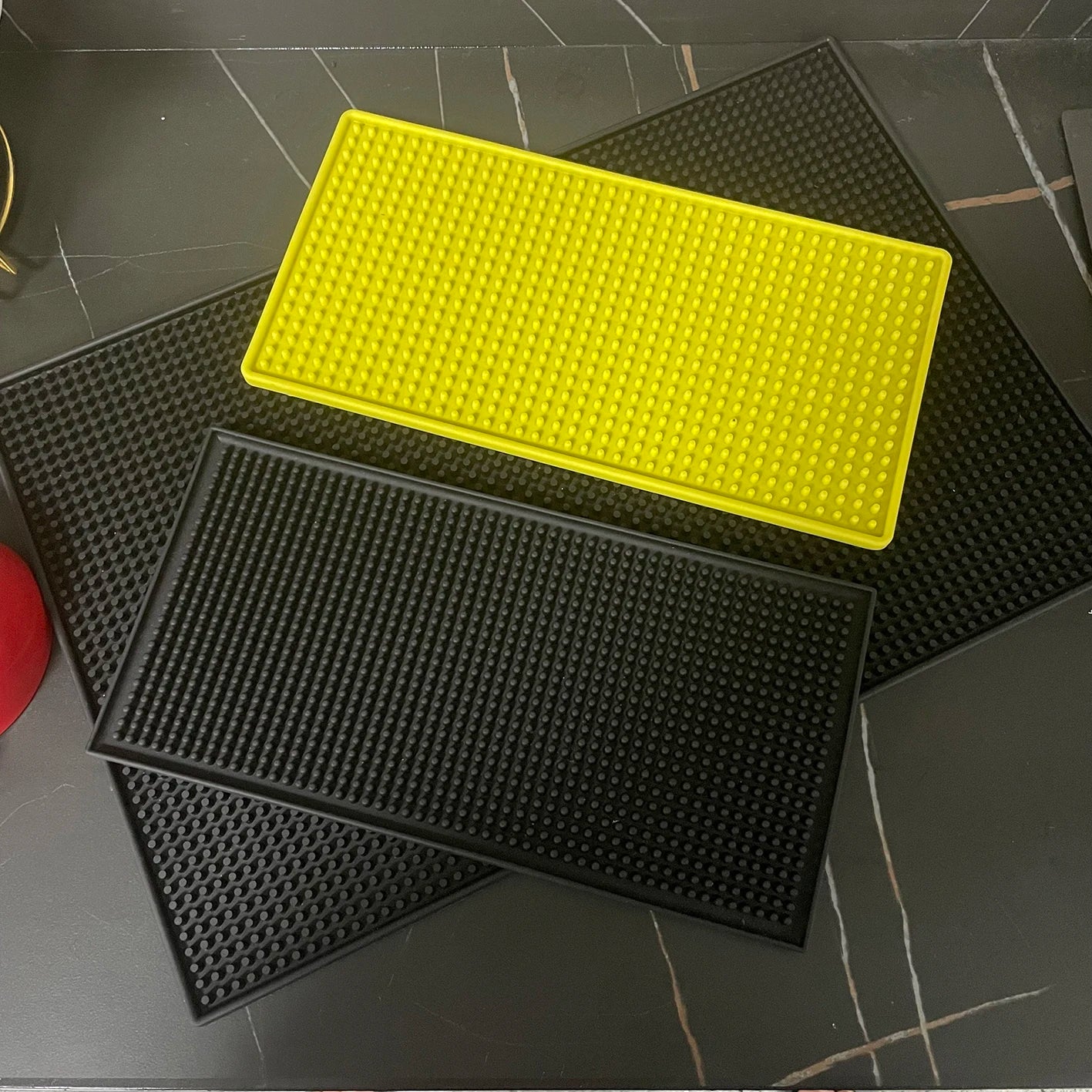 Factory Direct Sale Black 18x12" Eco-Friendly Modern Waterproof PVC Rubber Bar Counter Top Mat for Bar Accessories