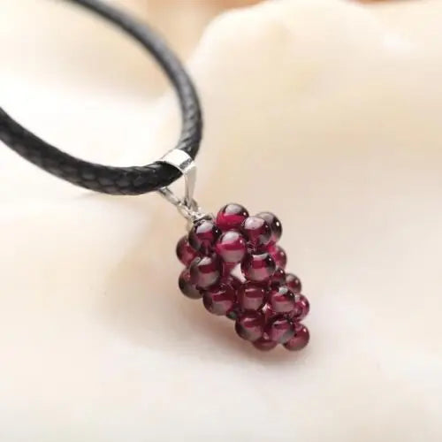Handmade Elegant Vintage Jewelry New Natural Garnet Stone Grape Pendant Burgundy Gemstone Charm Necklace Cute Stunningly Unique
