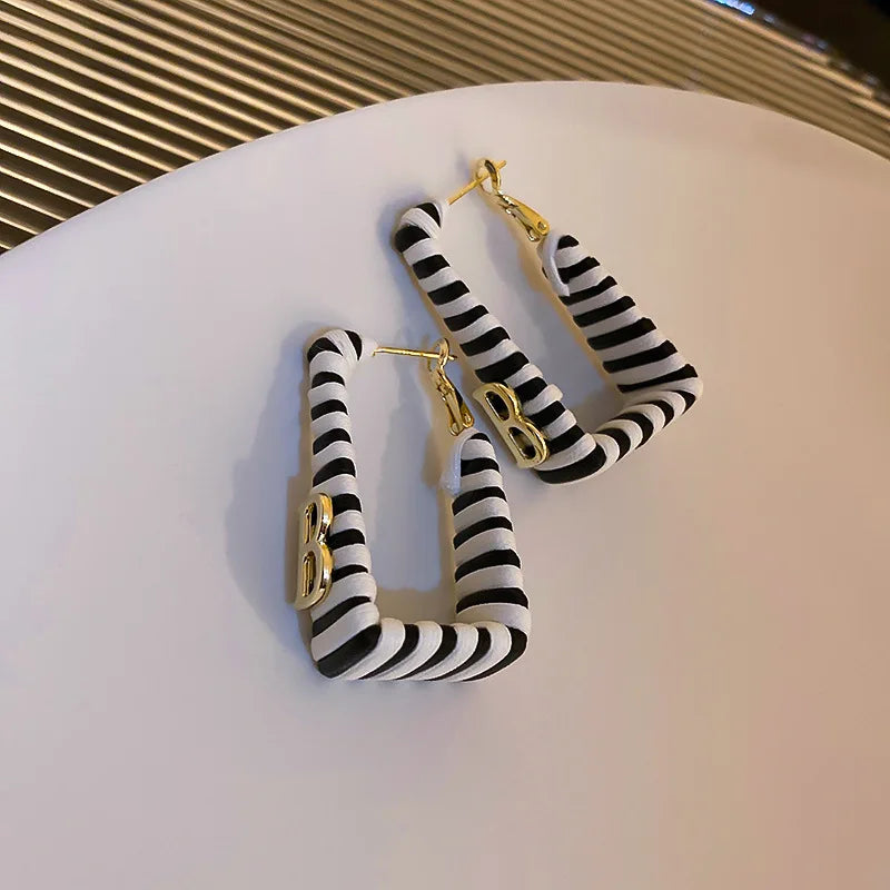 Black and White Temperament S925 Sliver Needle Geometry Square Letter B Shape PU Leather Loop Hoop Earrings for Women Jewelry