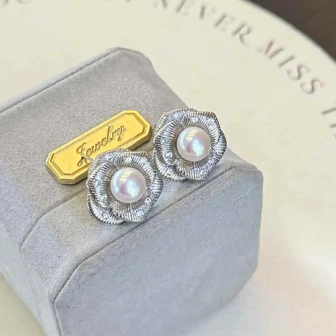 Starry Sky Zircon Embellished Camellia Stud Earrings 7-8mm Natural White Bread Freshwater Pearl Platinum Plated Women's Wedding