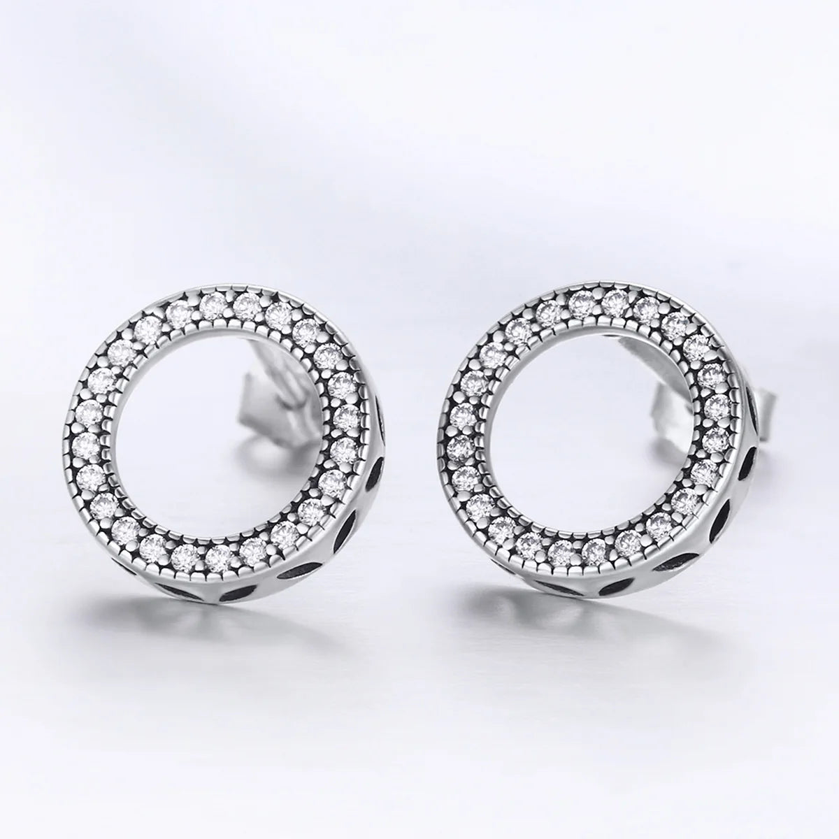 925 Sterling Silver Simple Design Round Circle Stud Earrings for Women Glitter CZ Wedding Engagement Silver Jewelry SCE417