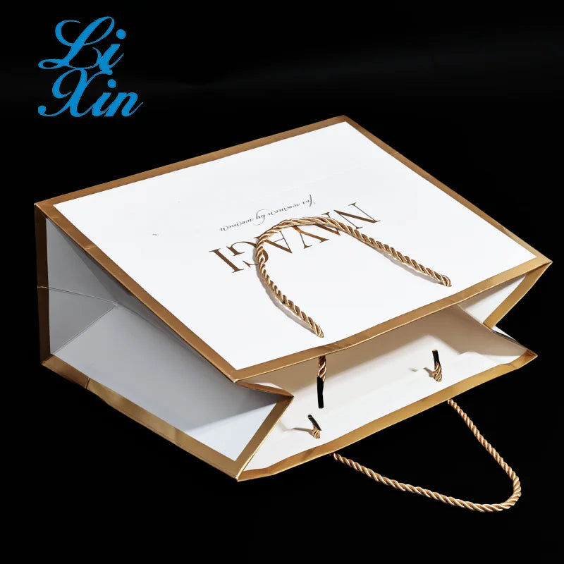 Wholesale Customized Printed  Luxury Shopping Gift Cardboard Paper Bag with Handle/luxury Bags Custom logo