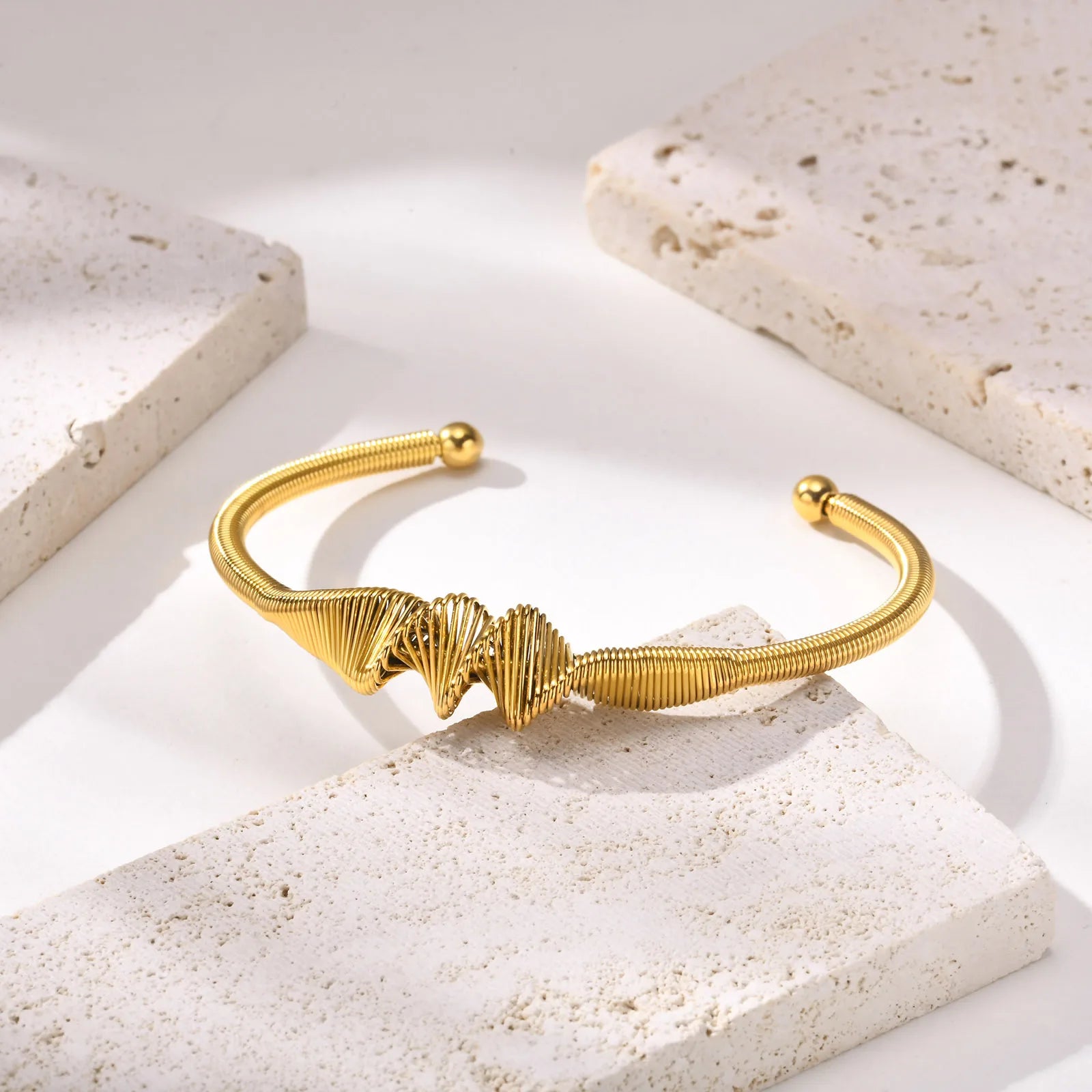 New Trendy Tarnish Free 18k Gold Plated Stainless Steel Open Cuff Bracelets for Lady Women Jewelry
