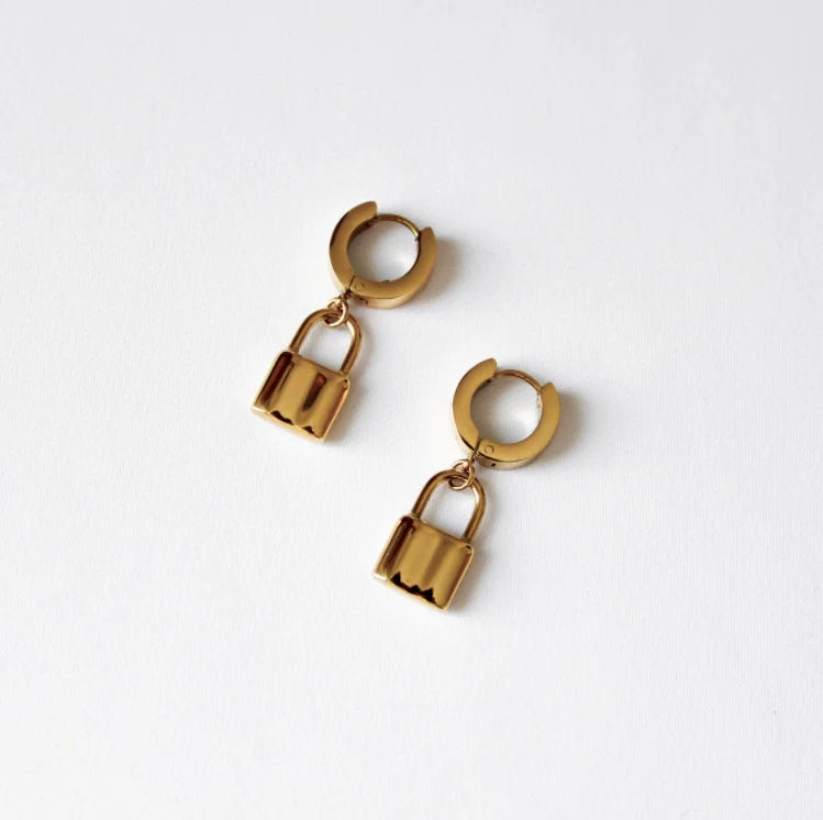 Trending Padlock Charm Huggie Hoop Earrings Stainless Steel Jewelry Earrings Women 18k Gold Plated Lock Earrings