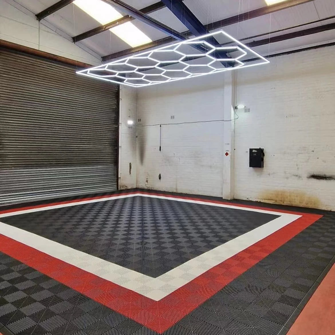 Anti Slip Garage Floor Tiles DIY Interlocking Plastic Flooring for Garage & Car Care Room-Easy Installation