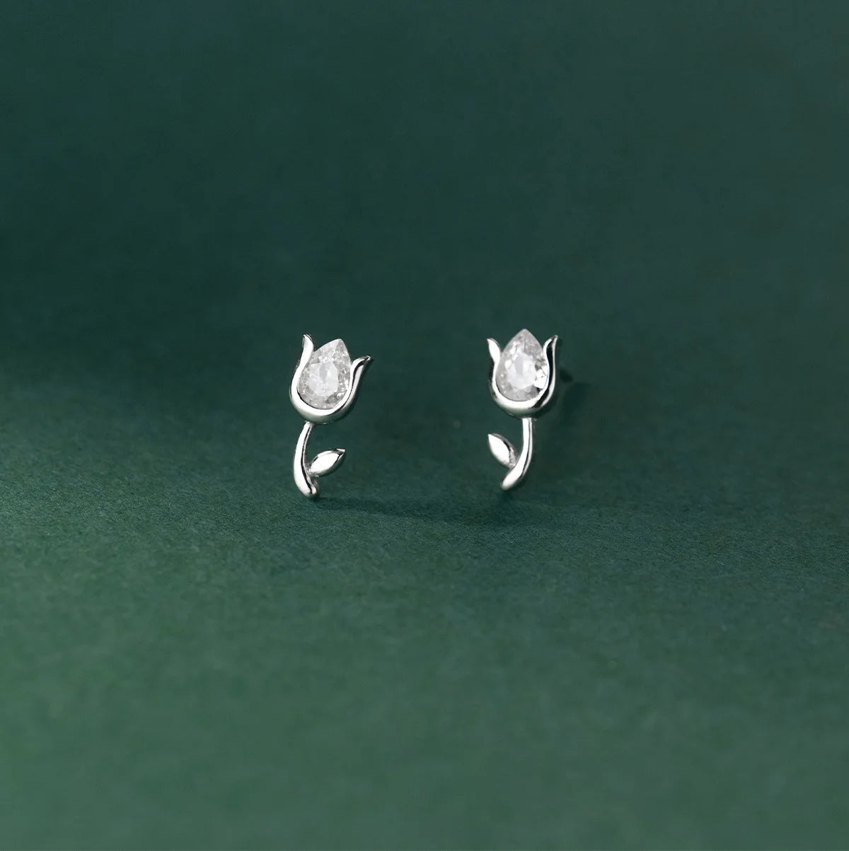 New Design S925 Sterling Silver Cubic Zirconia Tulip Flower Stud Earrings Silver Jewelry for Women M01563