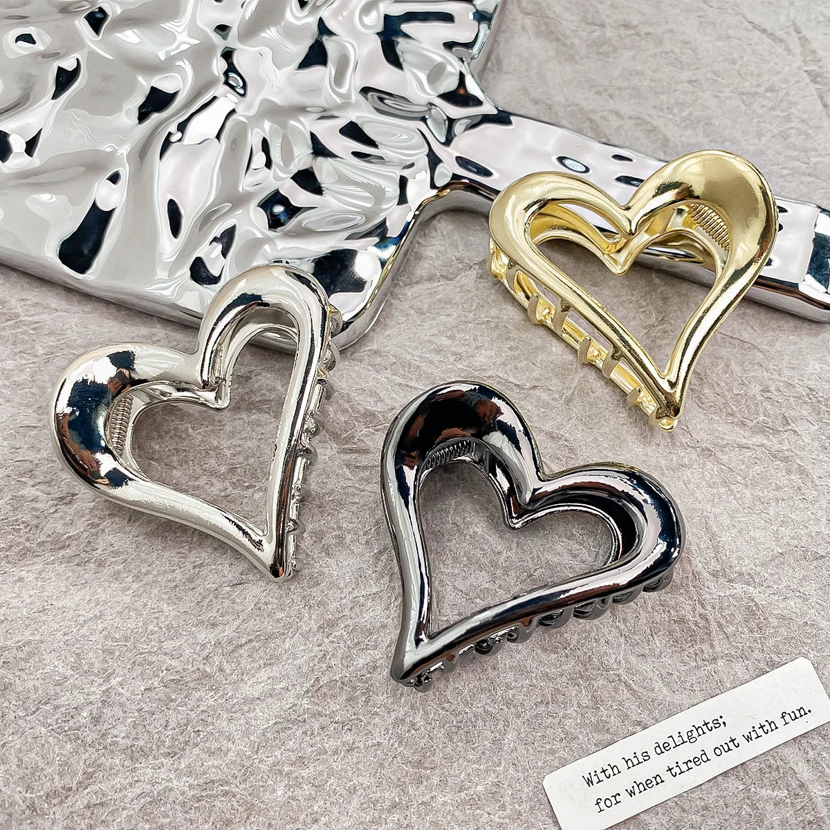 Wholesale Alloy Heart Hair Claw Clips Metal Hollow Heart Hair Clips Fashion Hair Accessories for Women