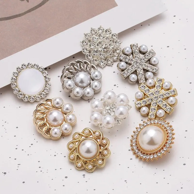 Atruslian Model 8007 Eco-Friendly Plastic Buttons High Quality Gold Plating Round Shape Garment Flower Pearl Design for Clothing