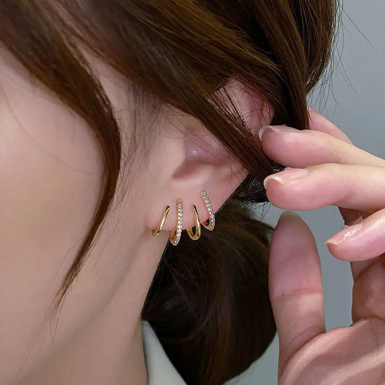 Minimalist Korean Diamond Earrings Exquisite Perforated Earring Luxury Fashion Rhinestone Personality Ear Cuff Earring for Women