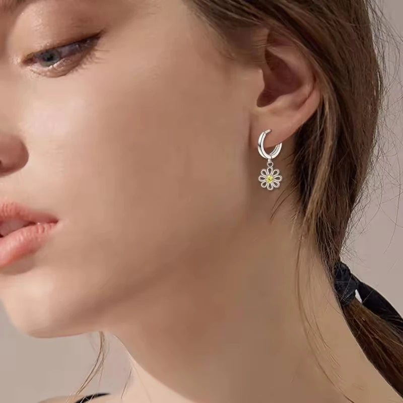 Fine Jewelry Custom 925 Sterling Silver Hollow Little Daisy Flower Zircon Hoop Earrings