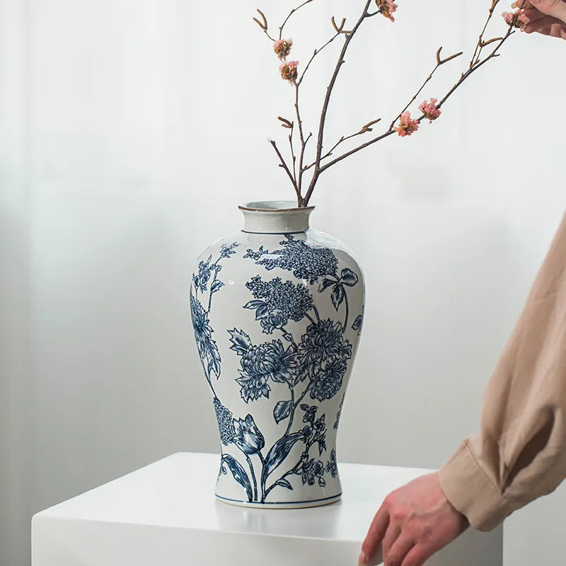Blue and White Porcelain Hydrangea Ceramic Vase Oriental Blue and White Porcelain New Chinese Vase Ceramic Decoration
