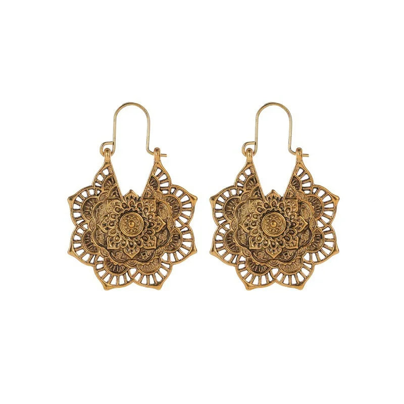 Ethnic Style Retro Earrings Exotic Vintage Metal Hollow Flower Antique Earrings Bohemian Carved Palace Pattern Hook Earring