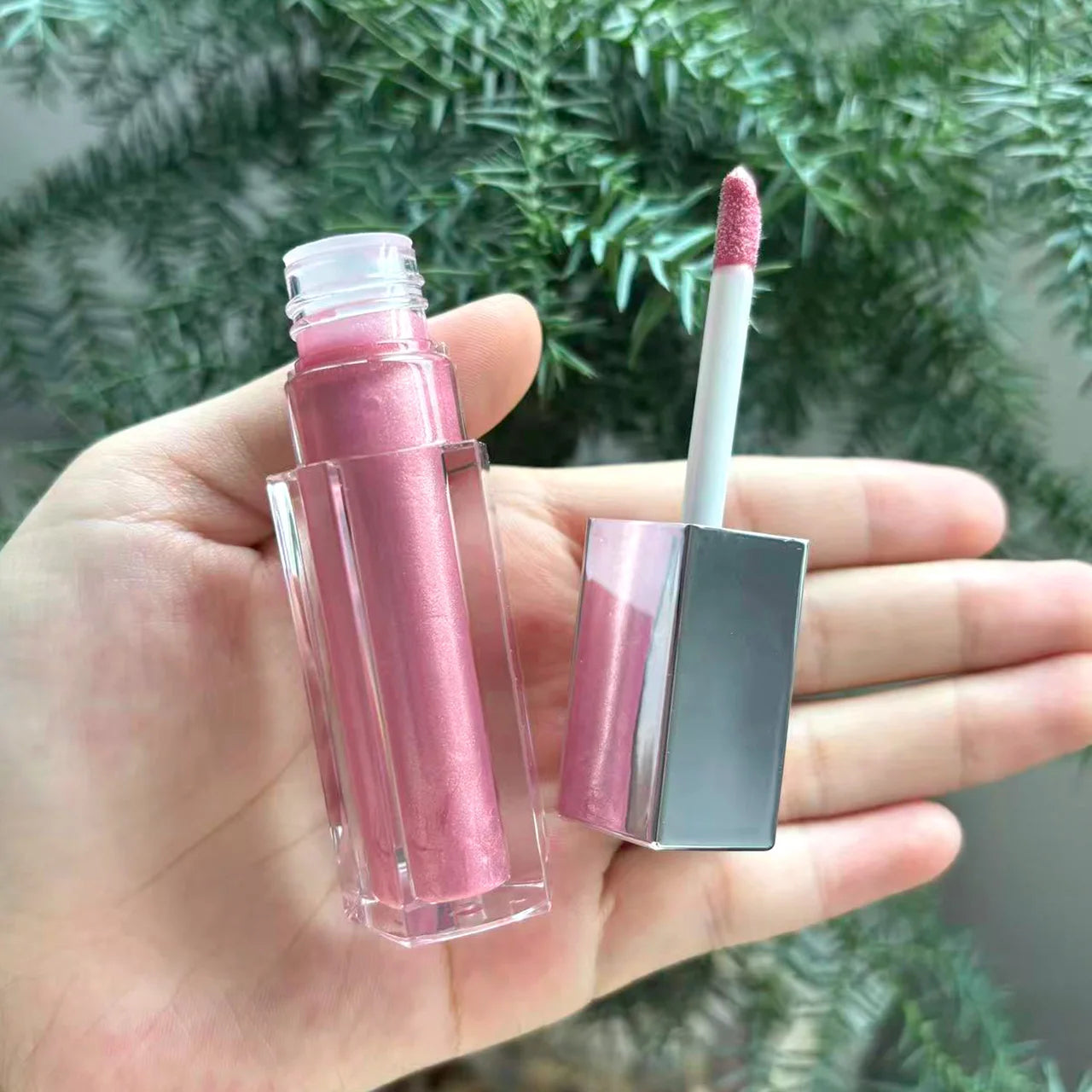 Customizable Vegan Glossy Lip Gloss Shinny Nude Clear Pigment Mineral Private Label Vegan Lipgloss