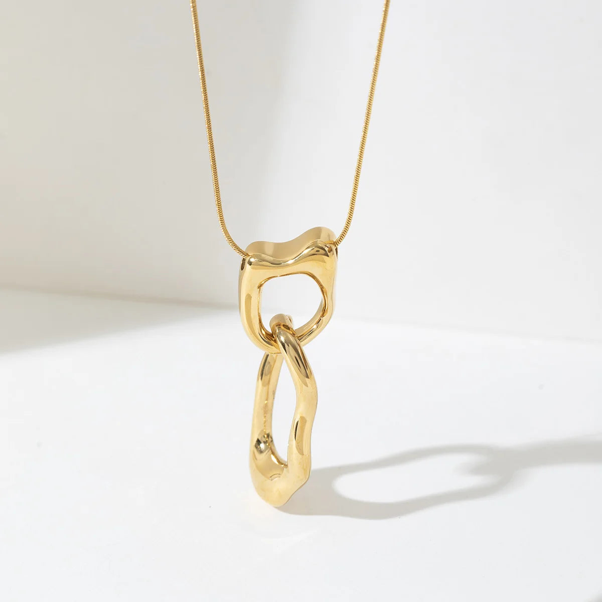 Fashion New Hot Selling Stainless Steel 18k Gold Jewelry Hollow Charm Irregular Oval Two Circle Pendant Necklace