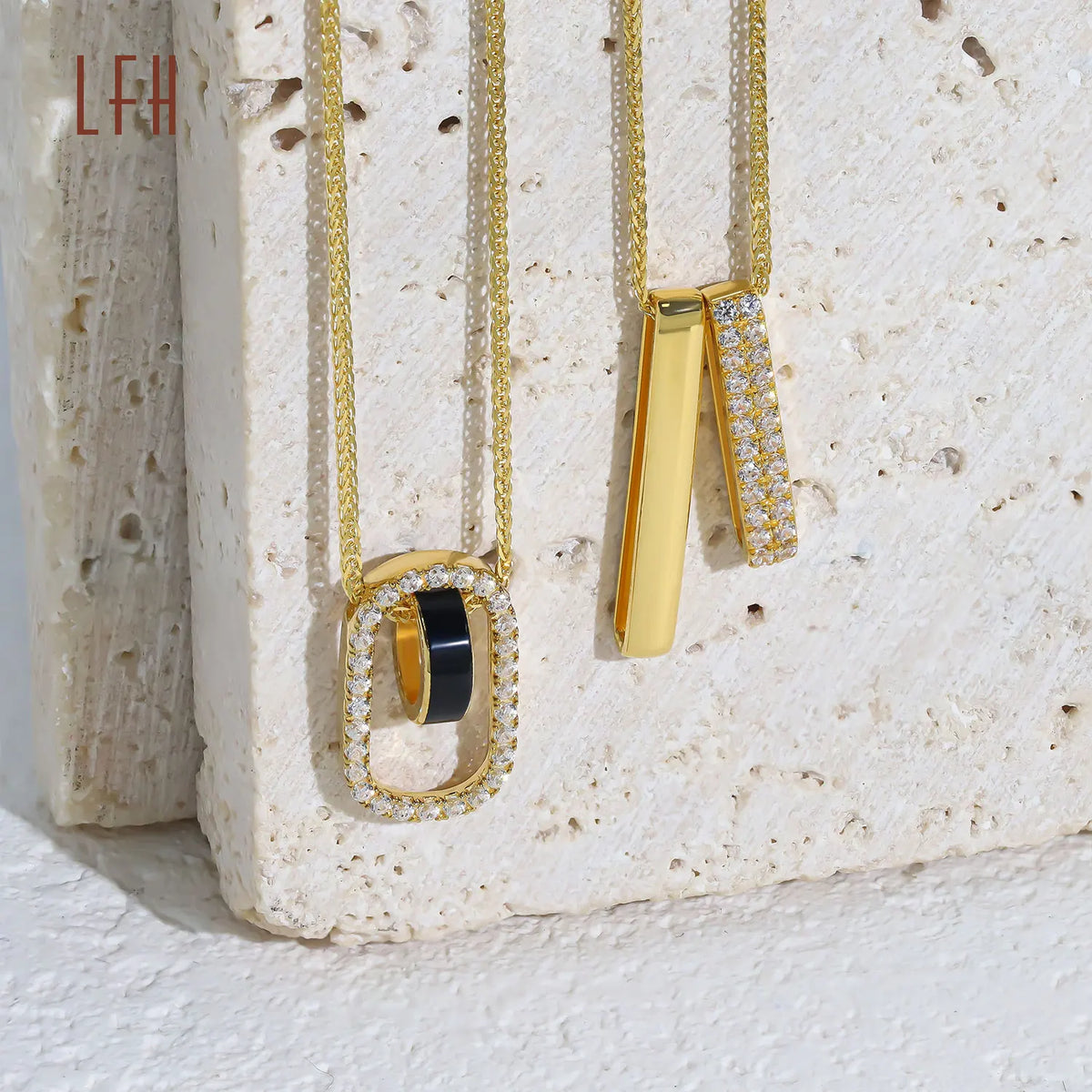Factory 18k Pure Gold Pig Nose and Round and Strip Pendants Necklaces for Women Au750 Gold 18k Real Real Gold Jewelry MegaBDM