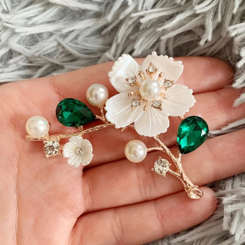 High Quality Shell Pearl Flower Brooches for Women Elegant Fashion Pin Red Crystal Brooch Wedding Jewelry