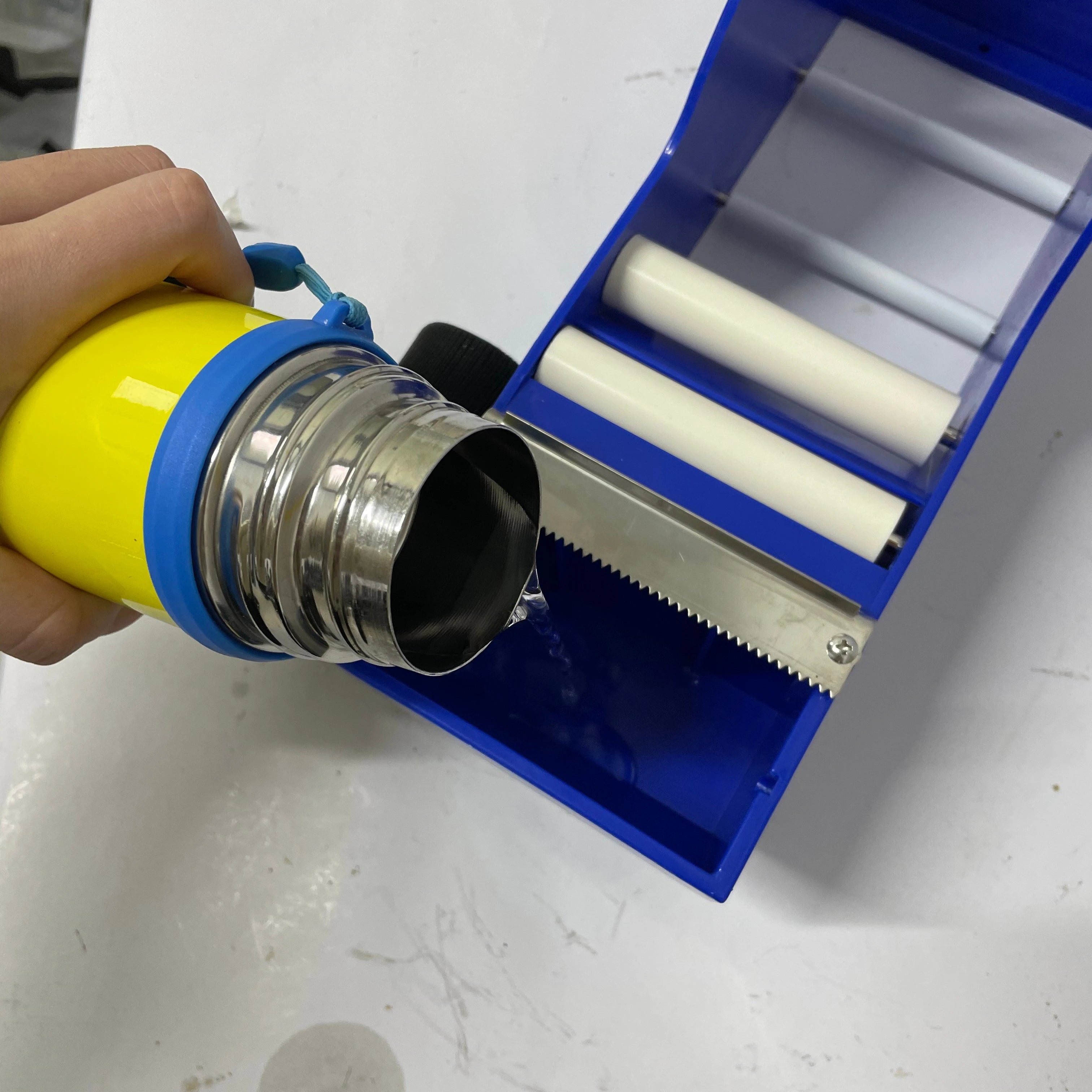 Packing Kraft Paper Adhesive Gum Water Activated Tape Gun Dispenser