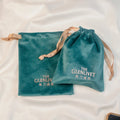 Custom Printed Plush Green Velvet Drawstring Jewelry Pouch Recyclable Disposable Gift Bags Hot Stamping for Necklaces Watches