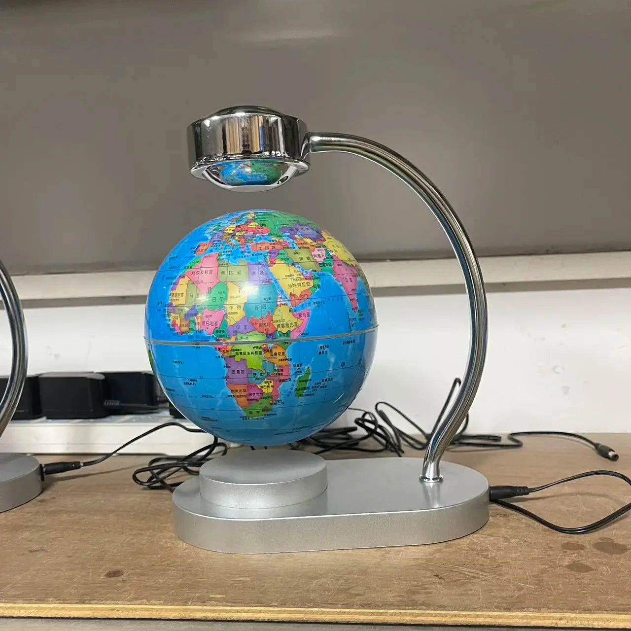 360 Spinning Magnetic Levitation Floating 6inch Globe Lamp for Decoration