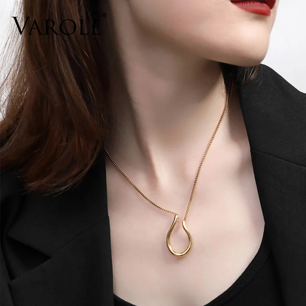 Hollow Water Drop Curve Choker Necklaces for Women Fashion Box Chain Horseshoe U-shape Ring Holder Pendant Necklace Jewelry