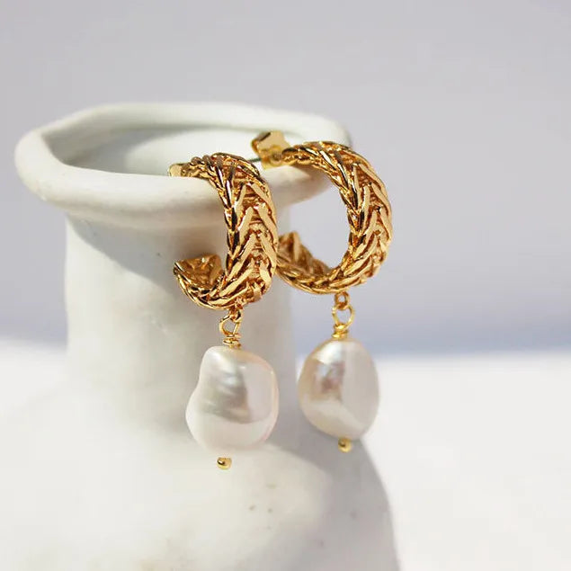 Classic Retro Vintage Brass 18K Gold Plated Freshwater Pearl Pendant Hoop Earrings for Women Party Wedding Gift