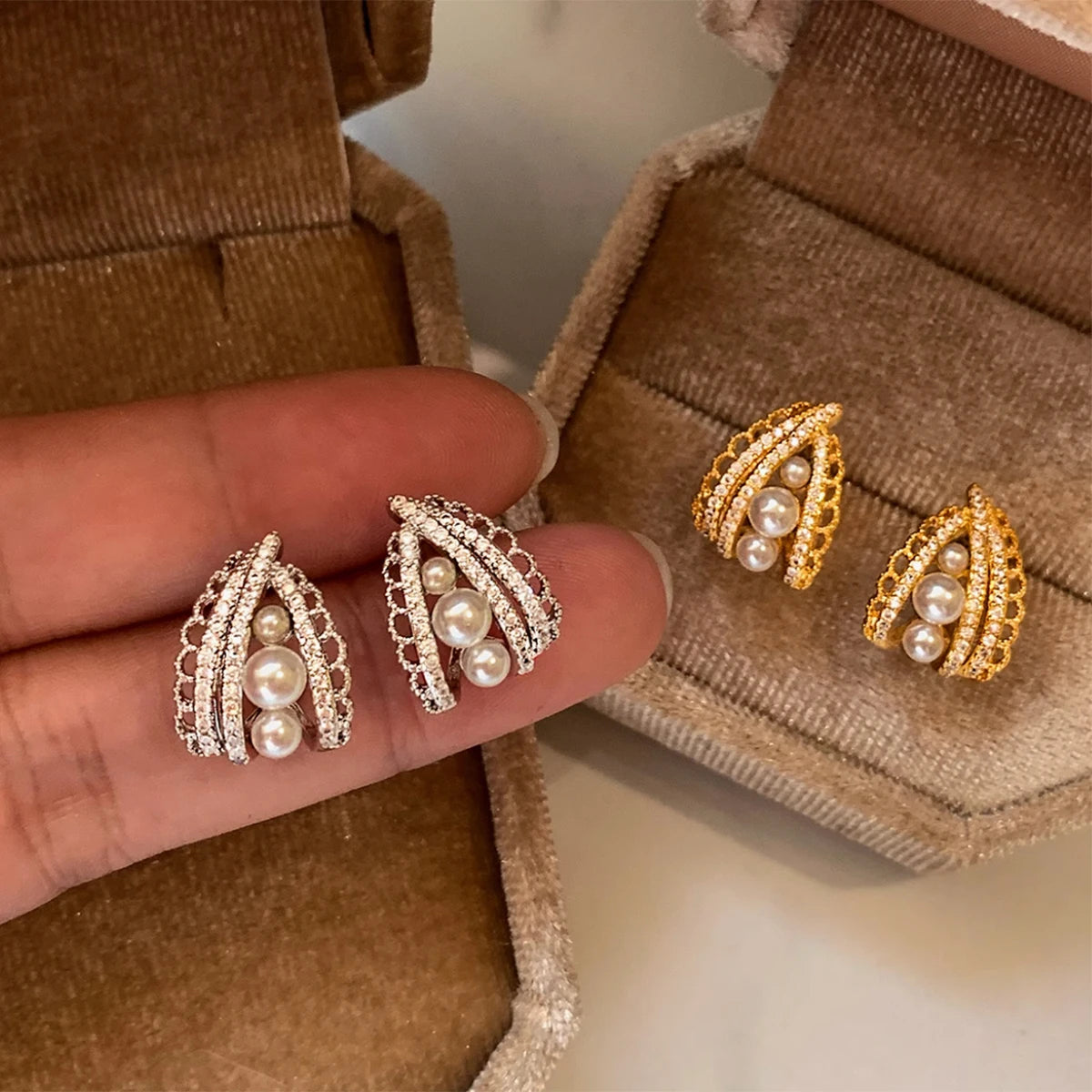 Brass Electroplated Gold Inlaid Zircon Hoop Pearl Stud Earrings for Women Jewelry Factory Wholesale