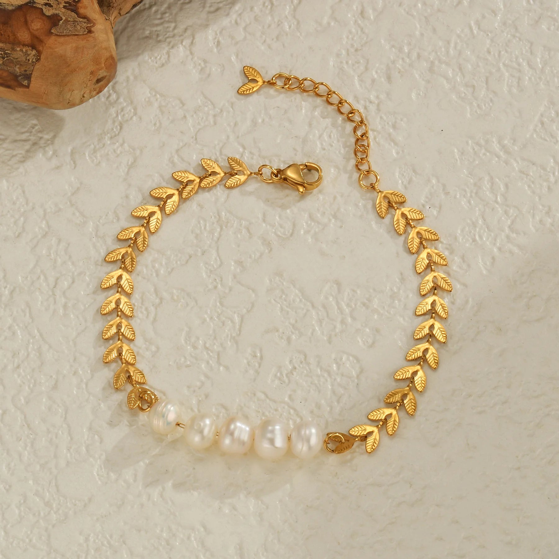 Fashion Elegant Natural Freshwater Pearl Stainless Steel Gold Plated Ear of Wheat Bracelet
