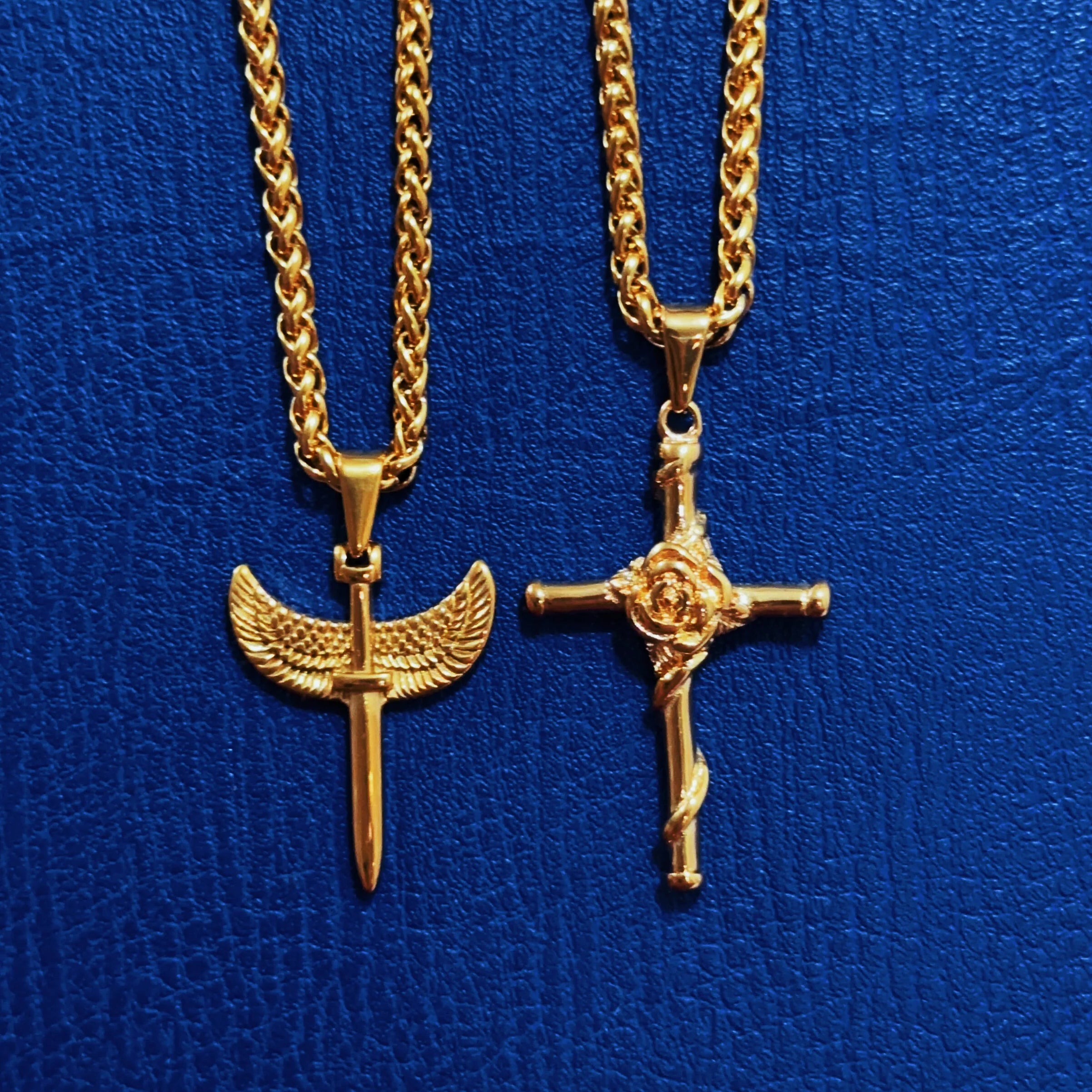 Punk 18k Gold Plated Jewelry Angel Wing Sword Necklace for Men Non Tarnish Stainless Steel Rose Cross Pendant Necklace Custom