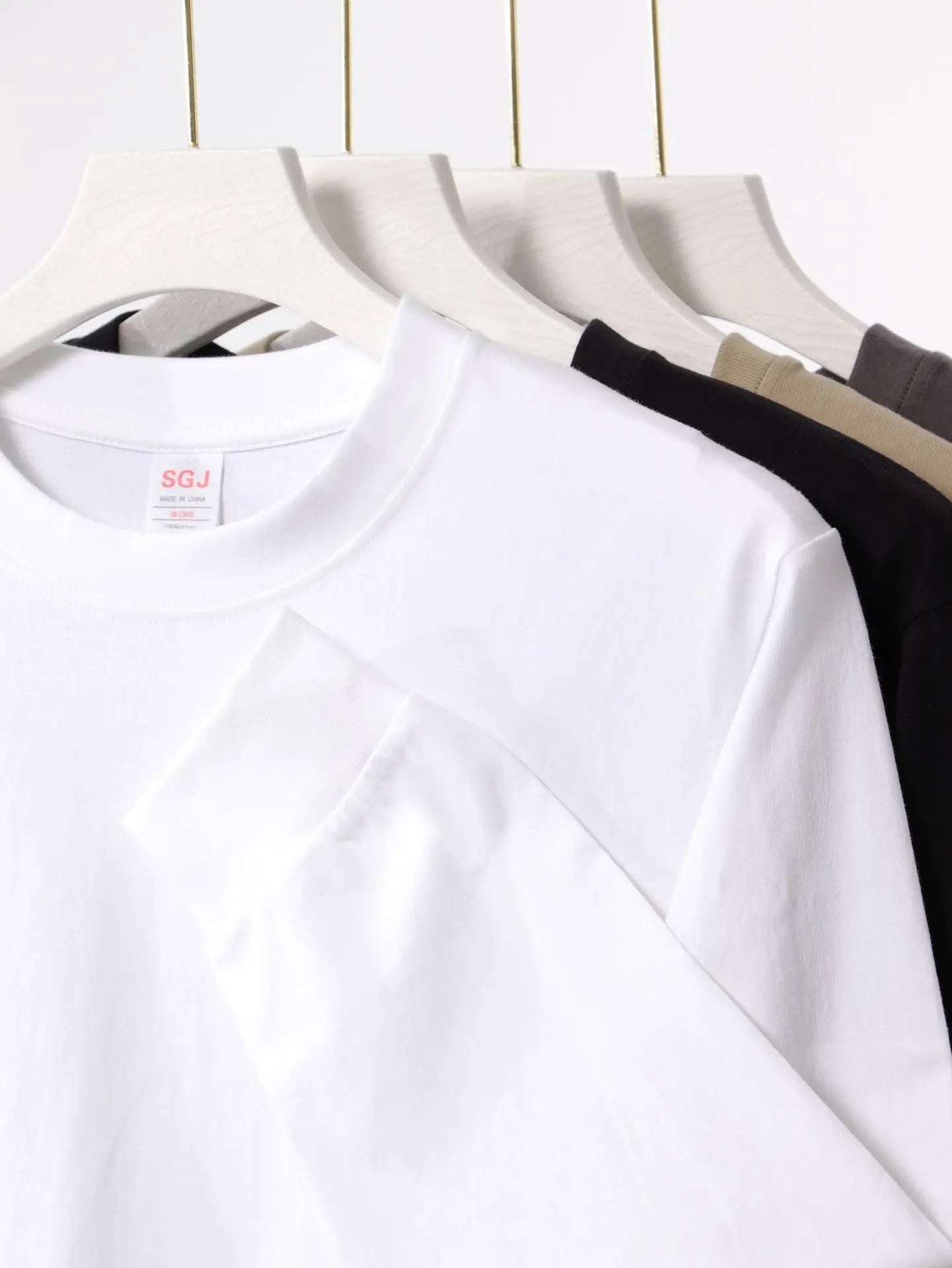 240gsm Cotton Solid Color Men's Loose-fit Long-sleeved T-shirt with Ribbed Cuffs Custom Manufacturing and Wholesale Supplier