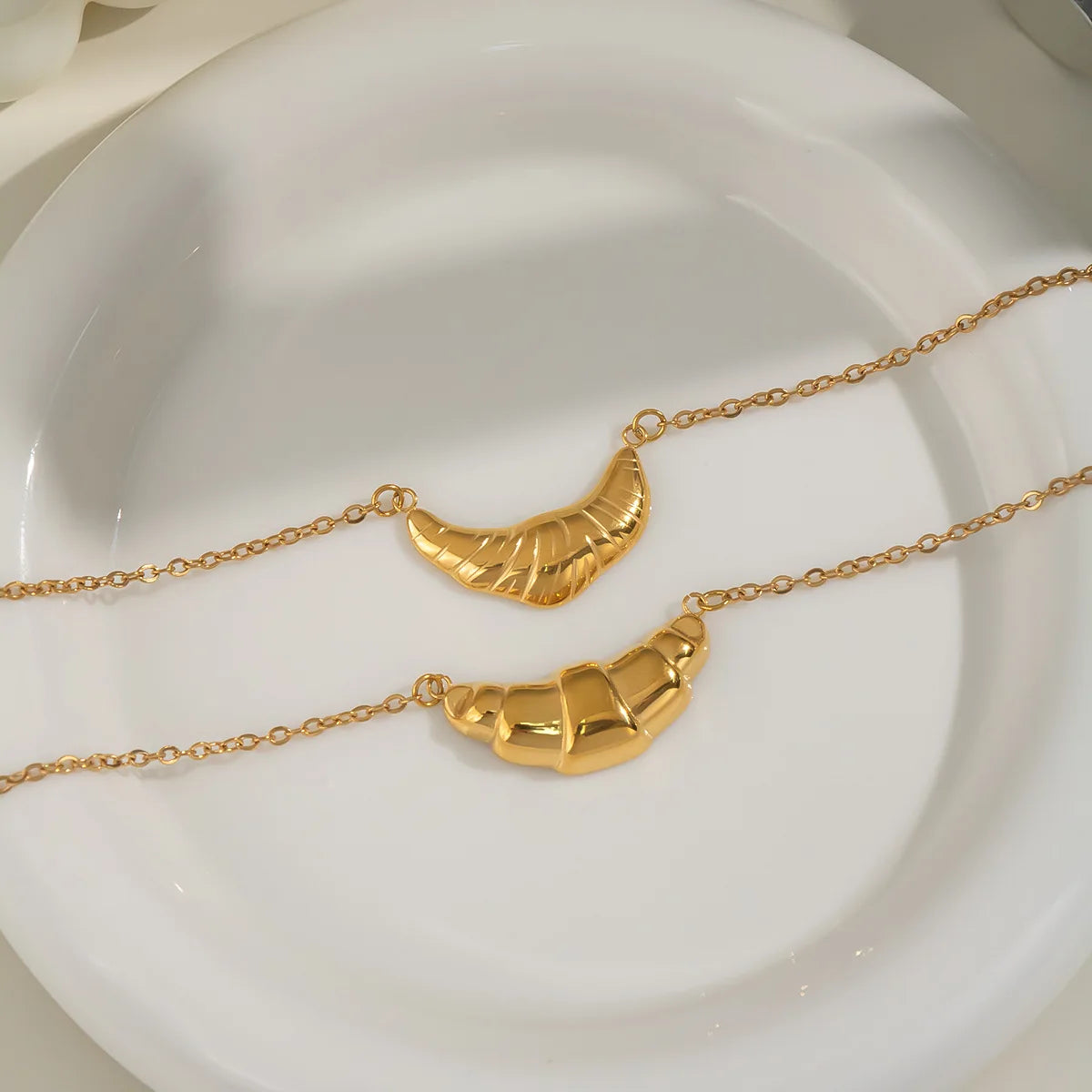 Fashion Personality Simple Croissant Delicate Geometric 18k Gold Plated Stainless Steel Pendant Necklace for Girls