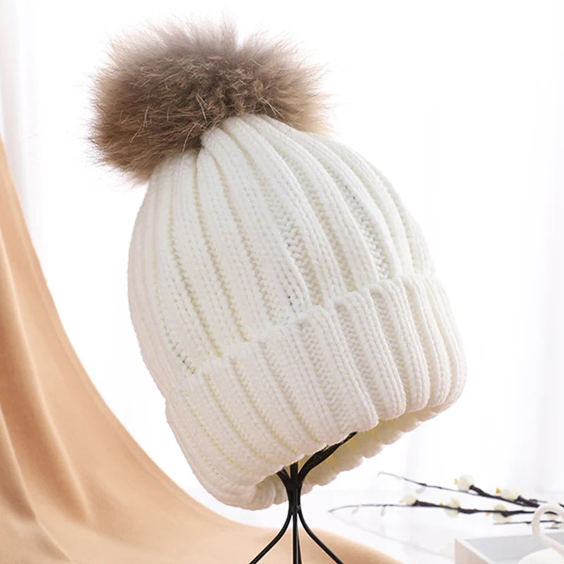 Cheap Wholesale Real Raccoon Fur Pompom Warm Beanies Winter Knitted Hats for Women