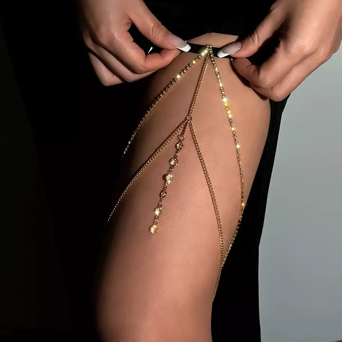 SHIXIN Fashion Sexy Rhinestone Elastic Leg Thigh Chain Women Boho Multilayer Tassel Harness Adjustable Body Jewelry Summer Beach
