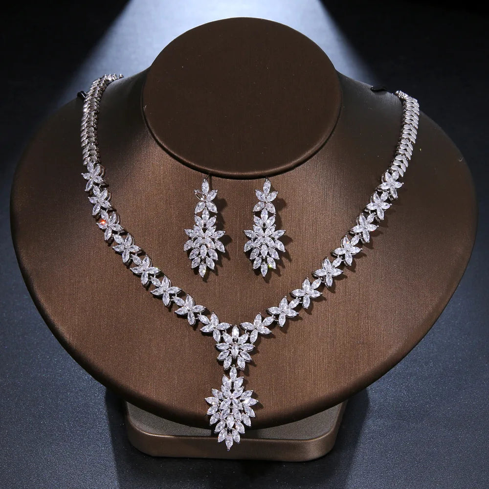 2022 Wholesale Wedding Jewelry Exquisite Bridal Jewelry Set Beautiful Flower Zircon Necklace Earrings Set for Women
