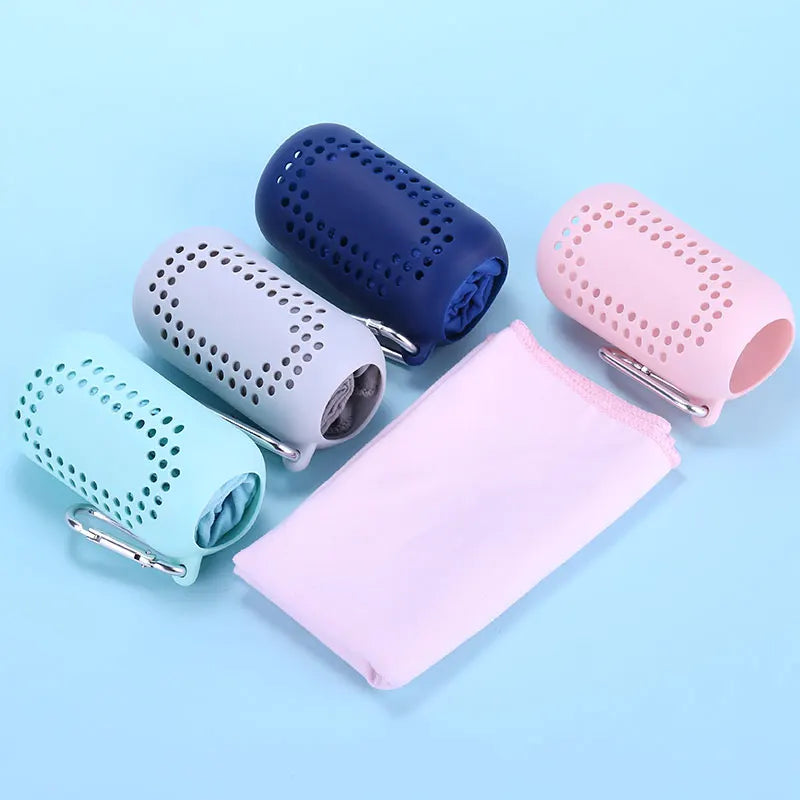 Custom Eco-Friendly Quick-Dry Sports Towel with Ventilation Hole in Silicone Case for Gym & Travel