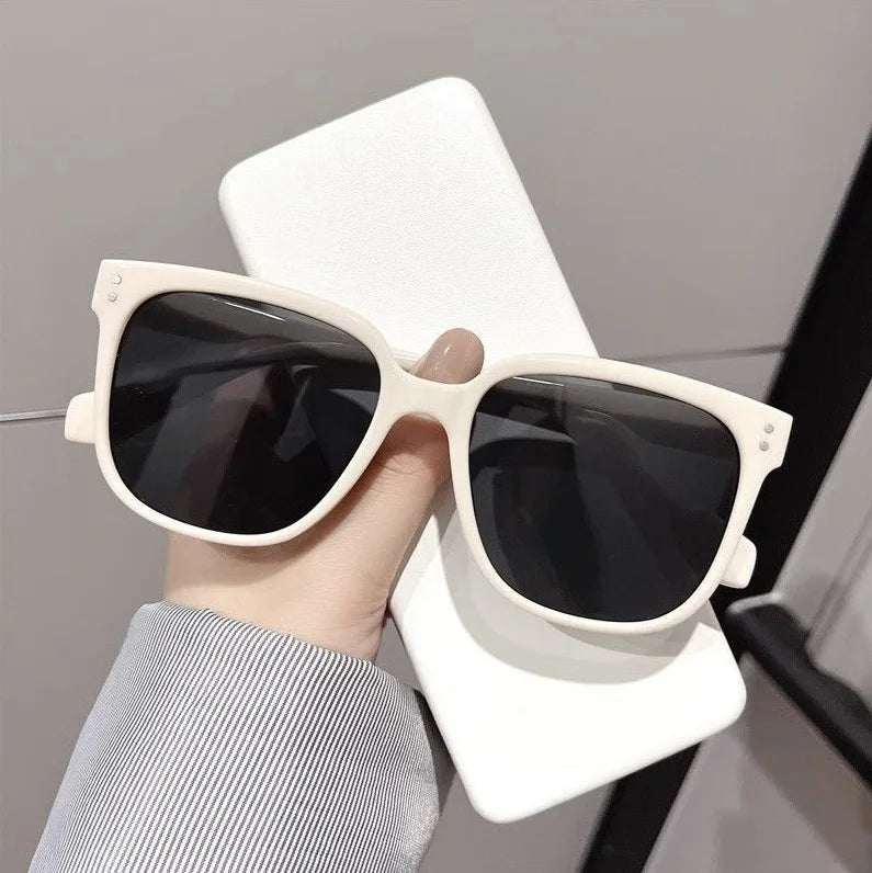 Modern Design New Fashion Luxury Sunglasses Fashion Square Female Uv400 Skinny Retro Sun Glasses for Men and Women