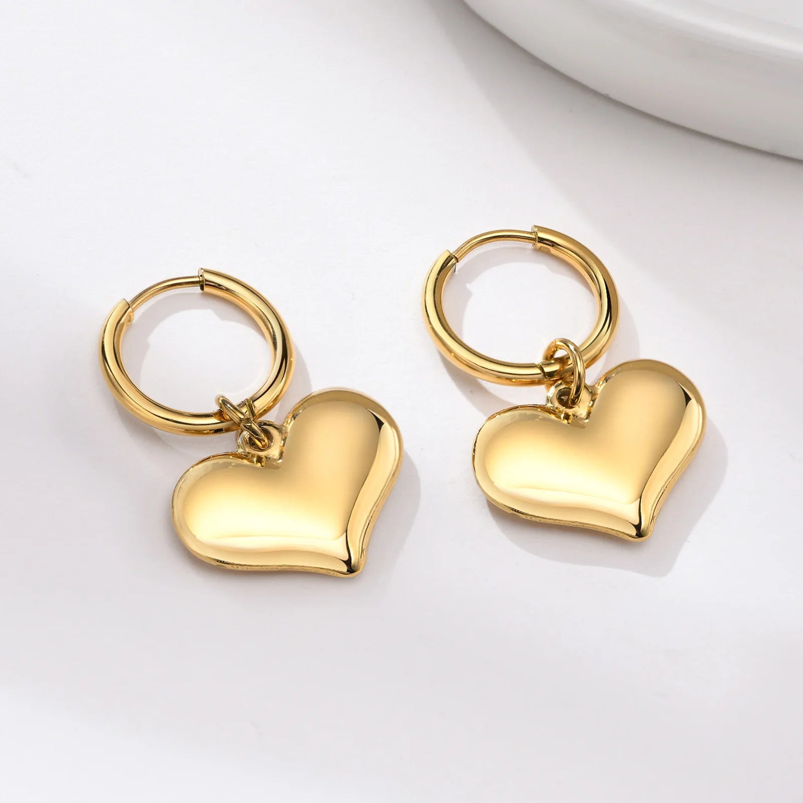 Stainless Steel Dangling Gold Plated 18k Heart Shaped Huggie Hoop Earring Jewelry for Women
