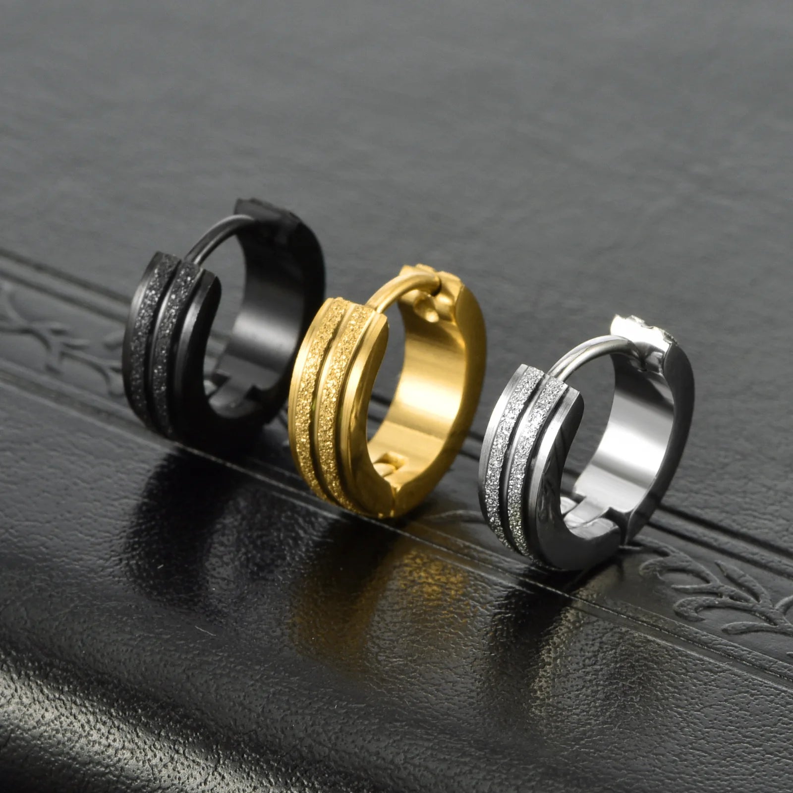 G2310 Wholesale Titanium Steel Double Line Pressed Matte Huggie Earrings Stainless Steel Hoop Men Fashion Jewelry Earrings