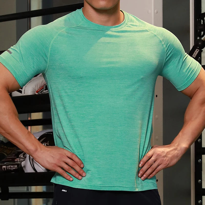 Custom Wholesale Mens Polyester Fitness Shirts Reflective Strip Muscle Bodybuilding Mens Gym Fast Dry t Shirt